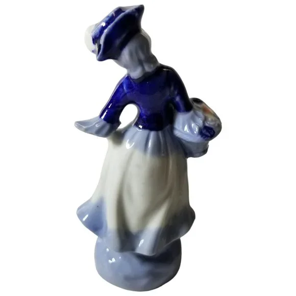 Vintage Blue & White Figurine Victorian Lady in Colonial Dress, Occupied Japan - Picture 8 of 12